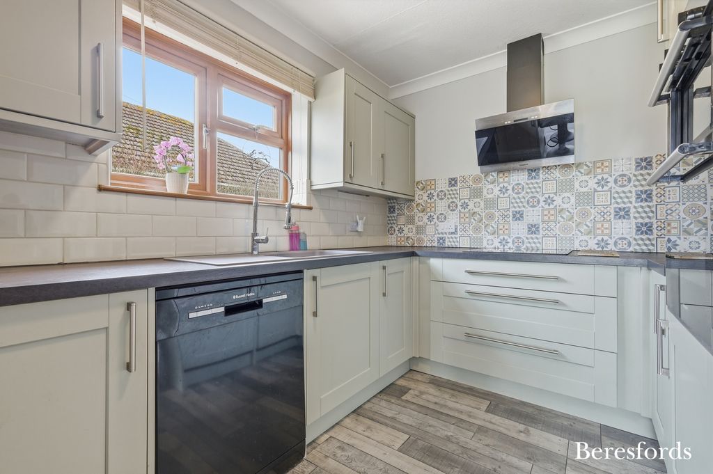 Property photo 3 of 28 Picture 3