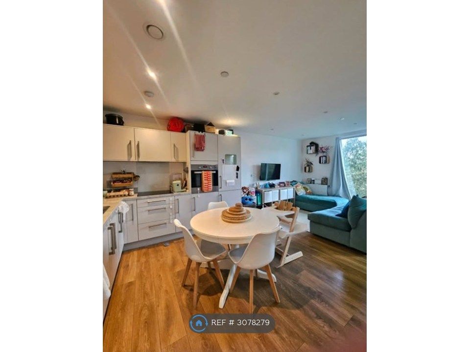 Property photo 2 of 14 Dining Room