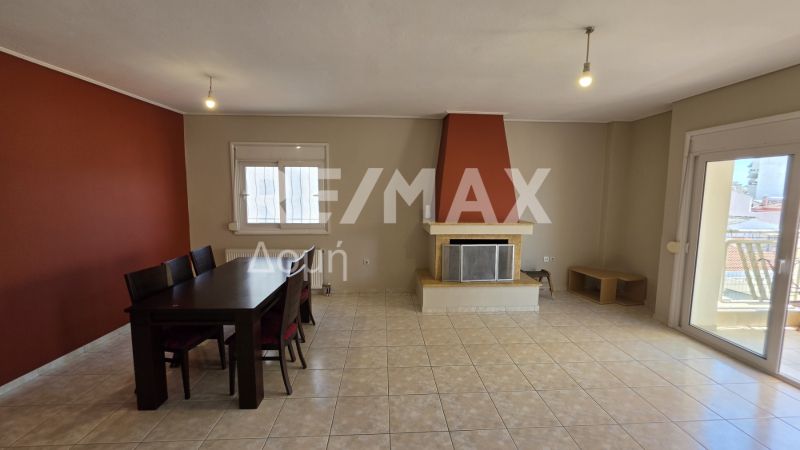 Property photo 2 of 31