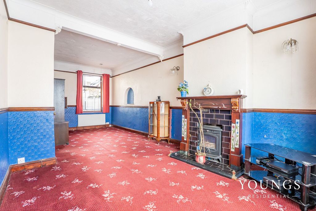 Property photo 2 of 16