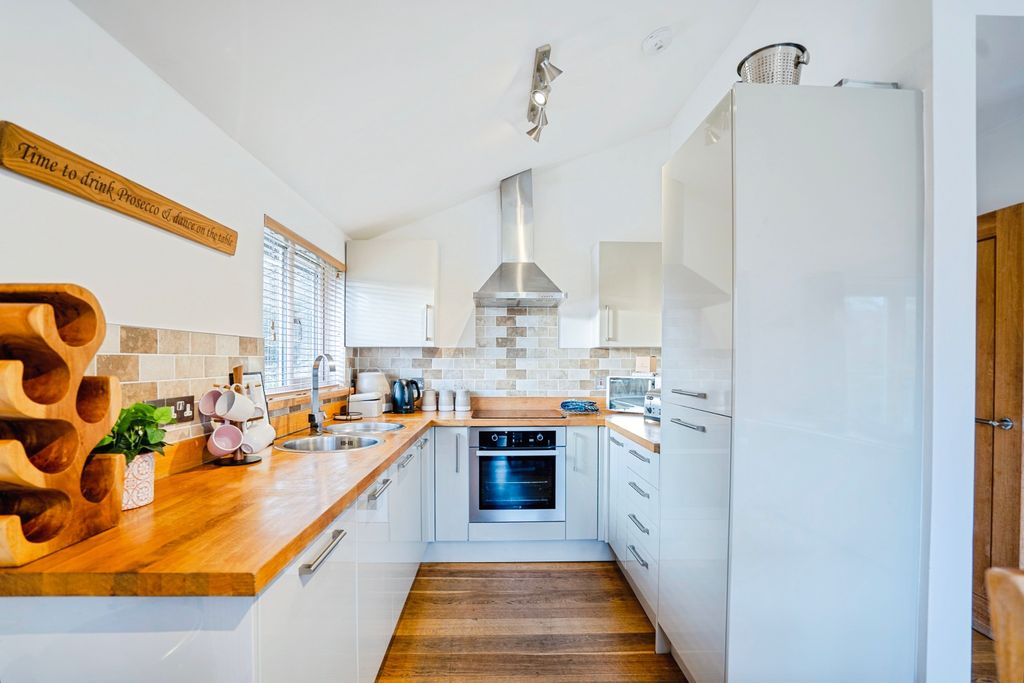 Property photo 3 of 17 Photography