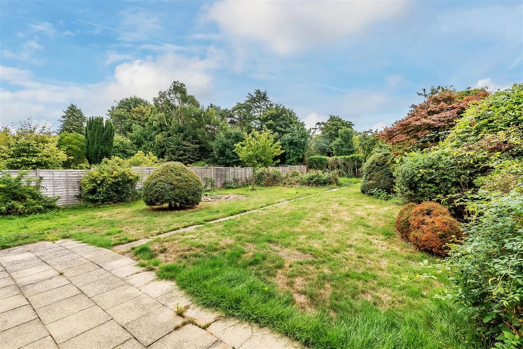 Property photo 2 of 17 55-Cobham-Road-15.Jpg
