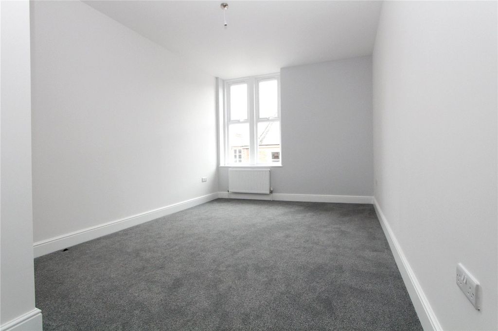 Additional image 4 of 2 bed flat for saleChapel Street, Petersfield, Hampshire GU32