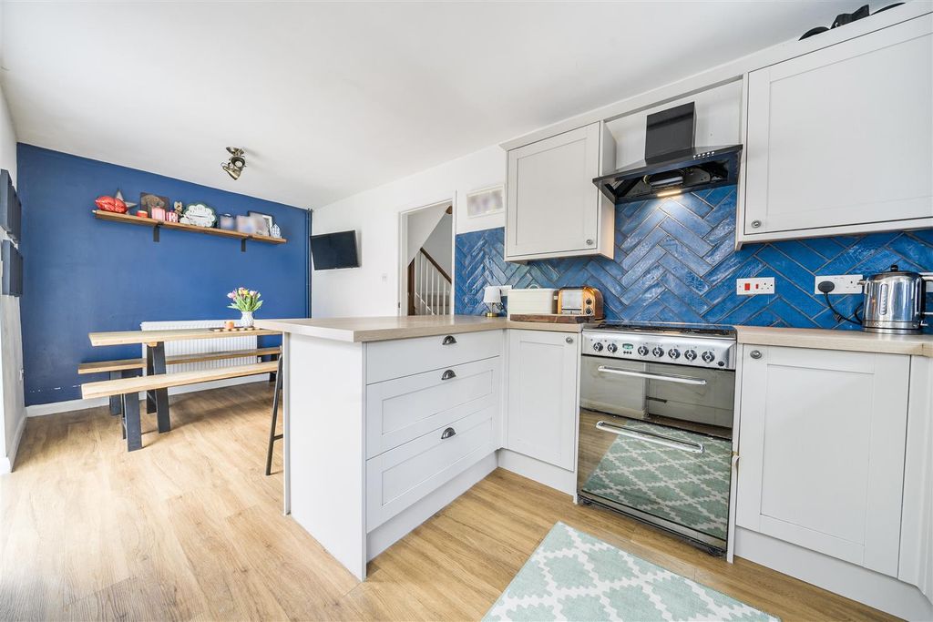 Property photo 2 of 18 Kitchen / Dining Room