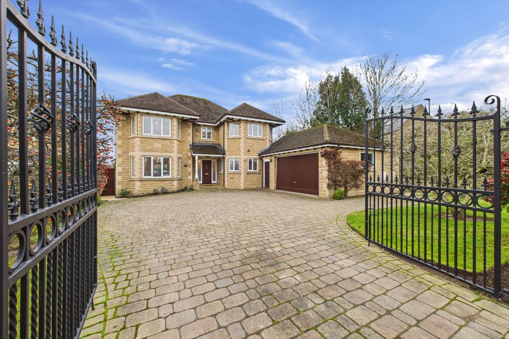 Property photo 1 of 40 Front External