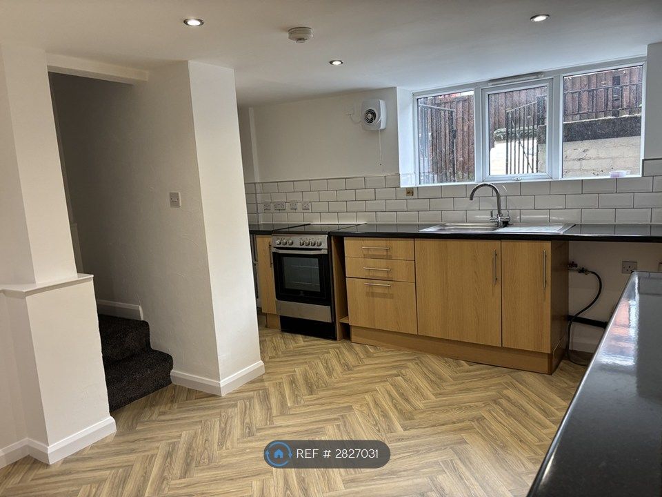 Property photo 2 of 16 Kitchen