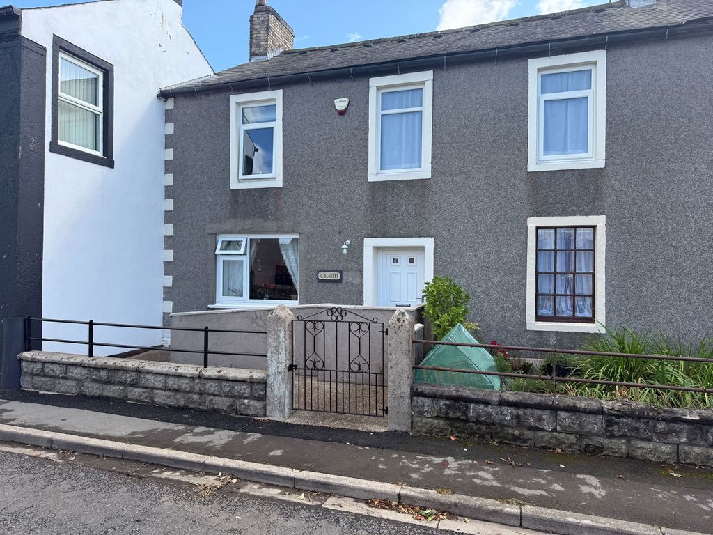 Property photo 2 of 28