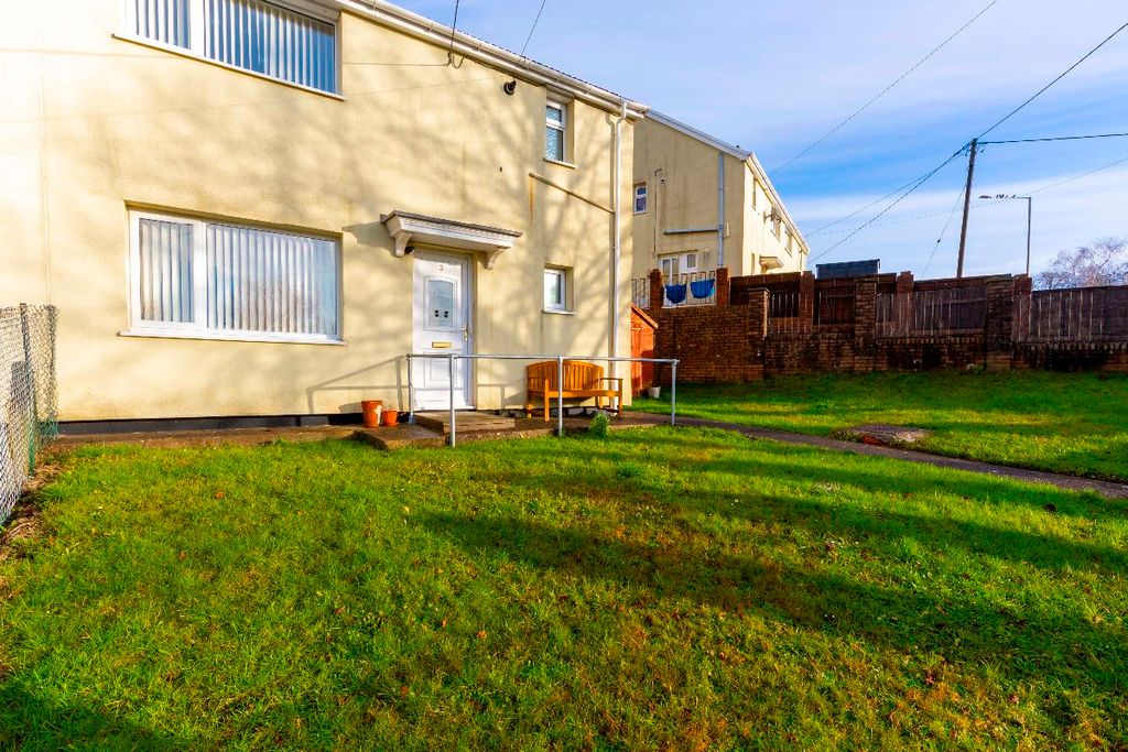 Property photo 2 of 37