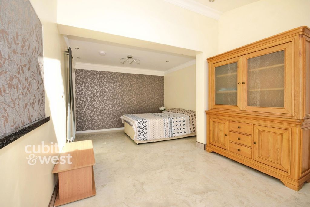 Property photo 3 of 12 Bedroom 2