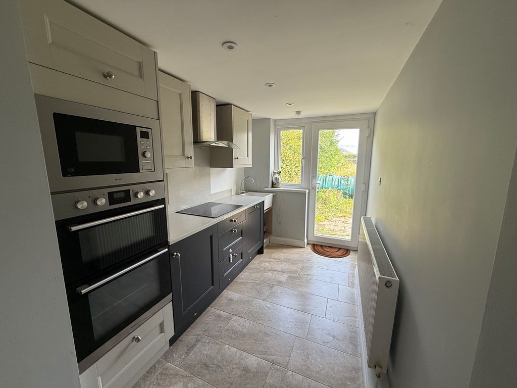 Property photo 2 of 8 Kitchen