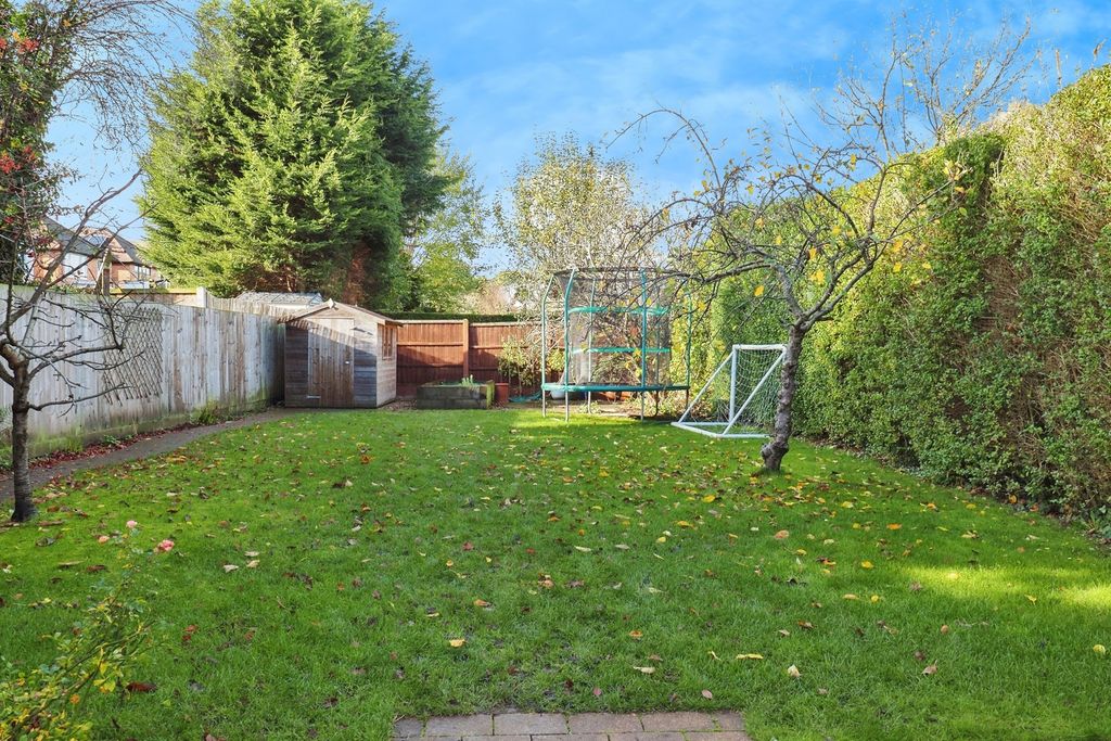 Property photo 3 of 21 Garden