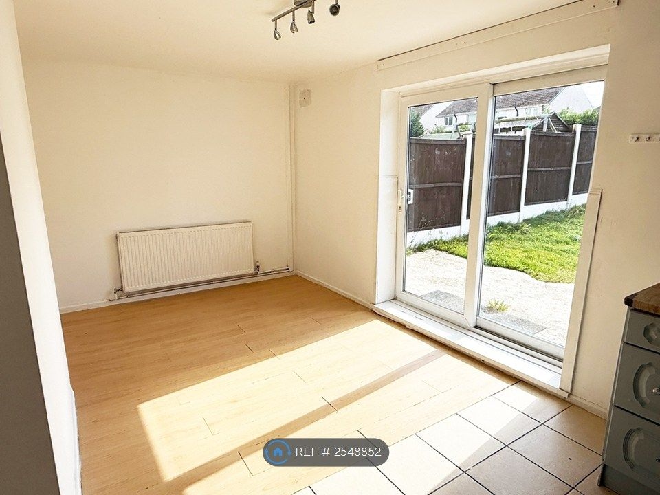 Property photo 3 of 23 Dining Area