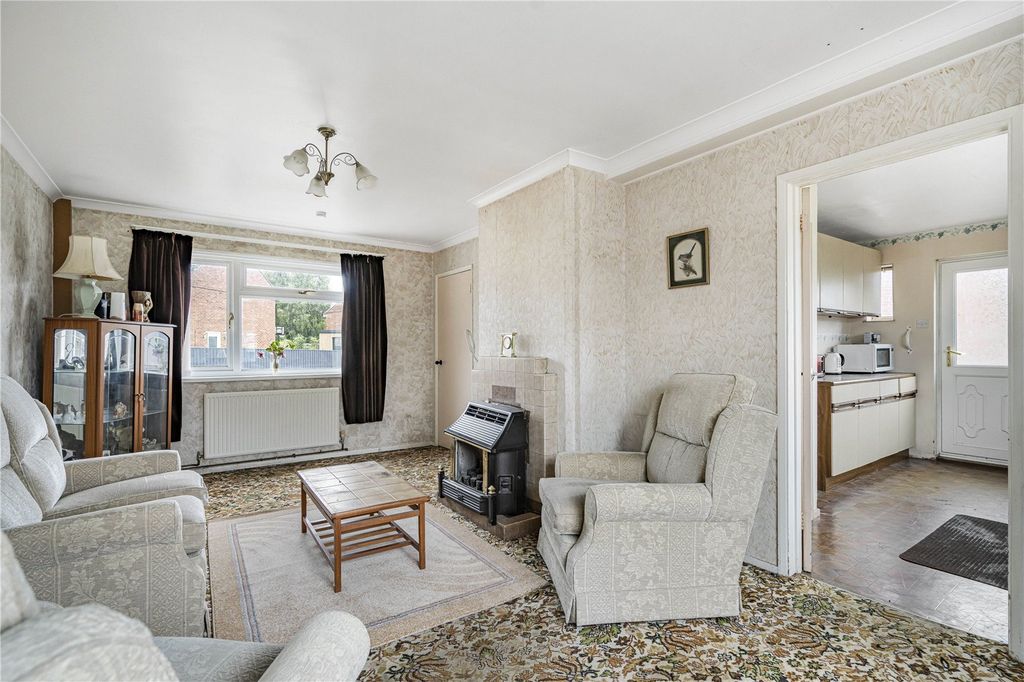 Property photo 3 of 15 Sitting Room
