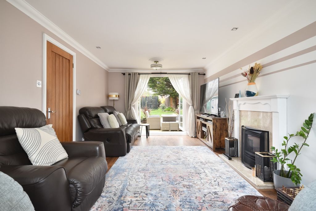 Property photo 3 of 20 3933817