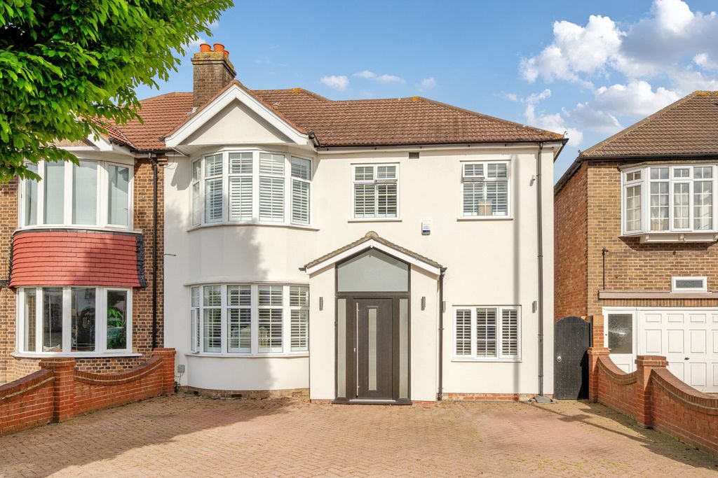 Property photo 1 of 19 External