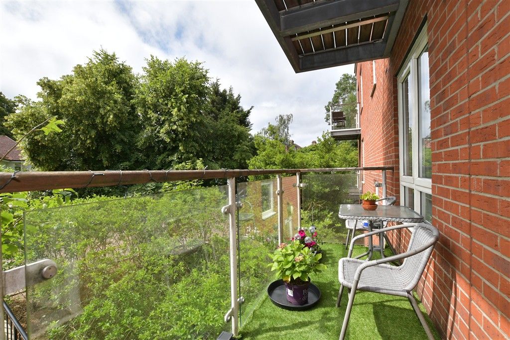 Property photo 2 of 9 Balcony / Terrace