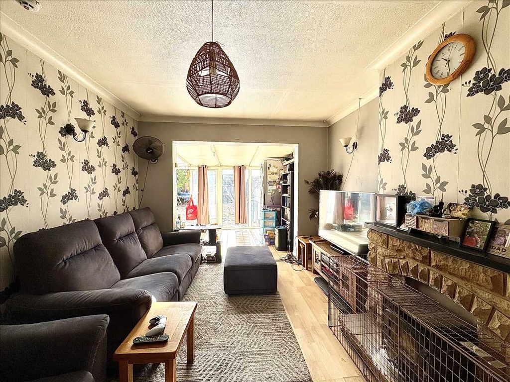 Property photo 3 of 18