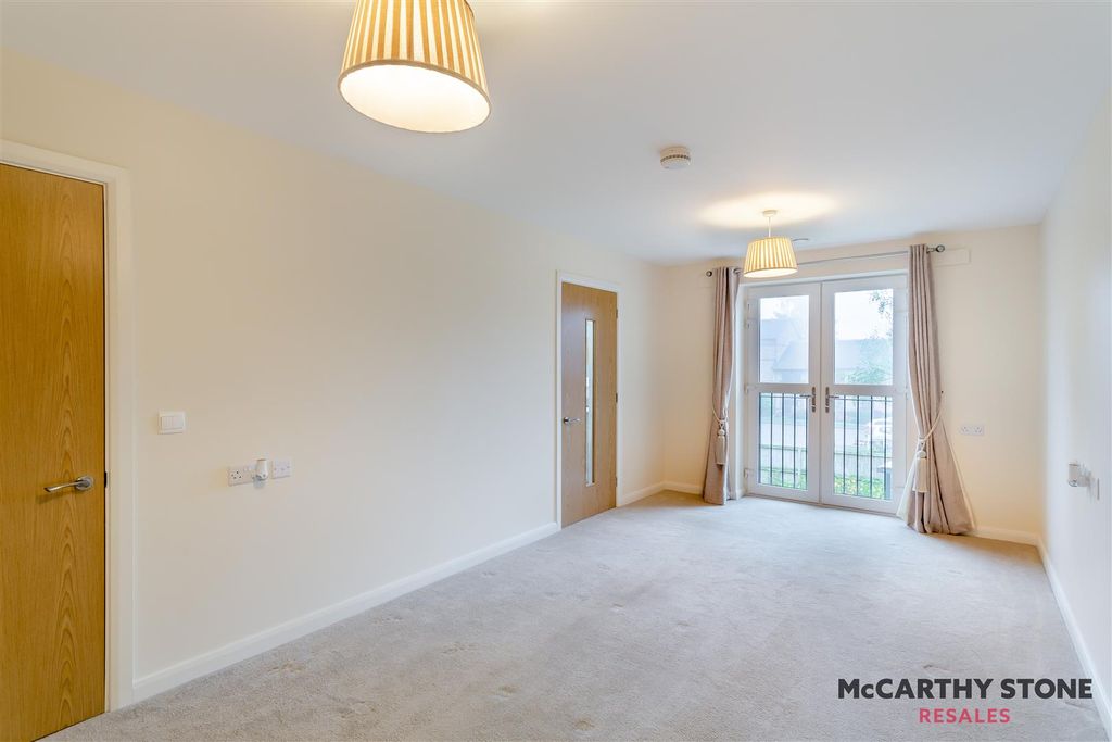 Property photo 3 of 33 8626018-Interior05.Jpg