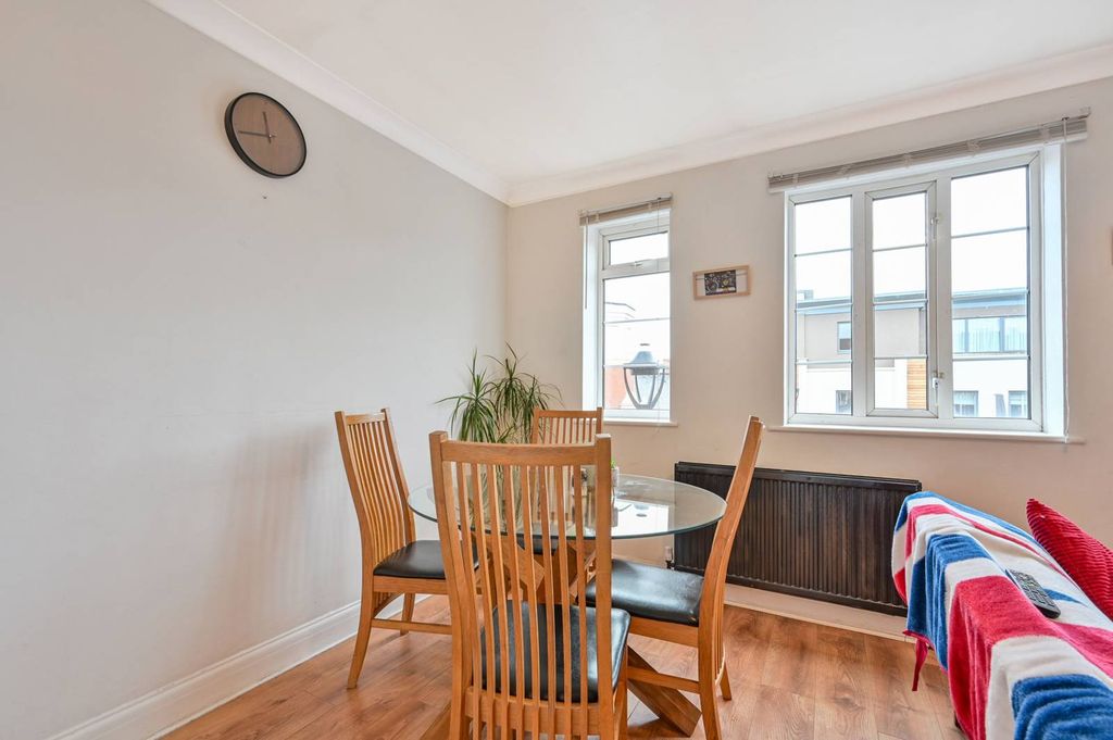 Property photo 2 of 9
