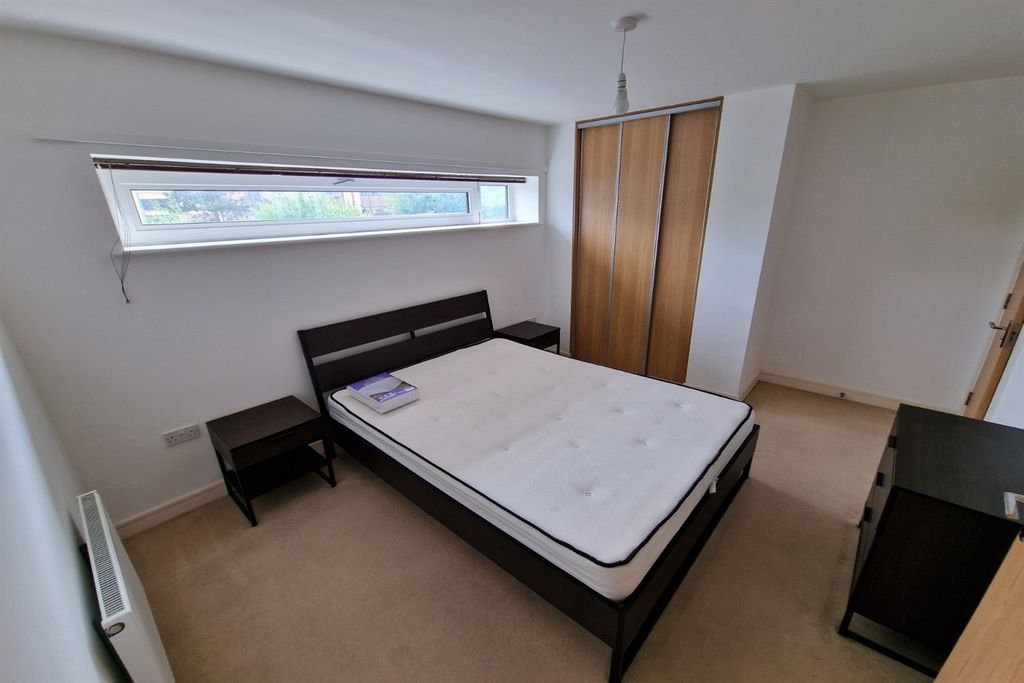 Property photo 1 of 10 (Main)