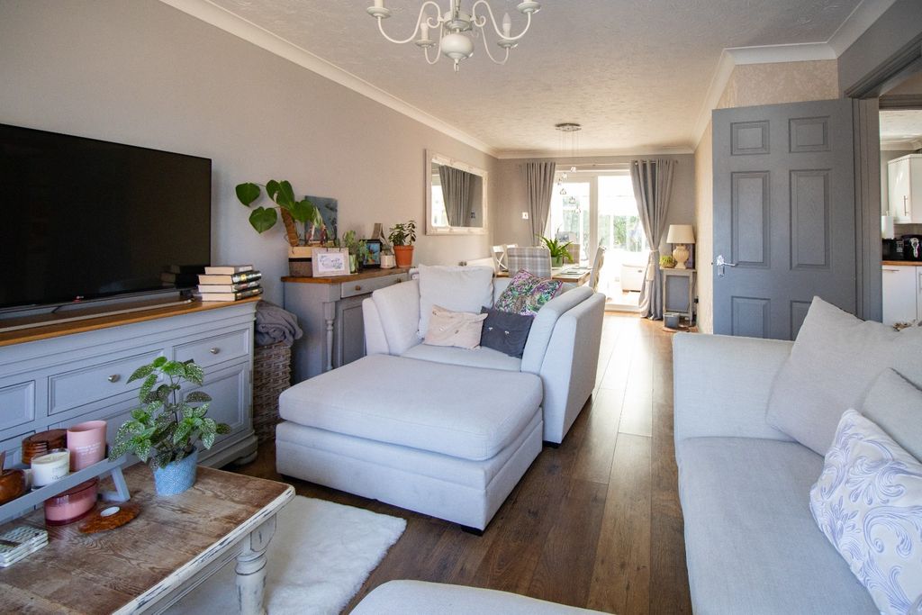 Property photo 3 of 18 4394275