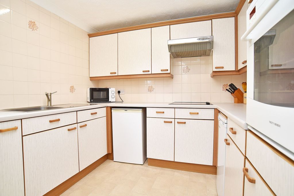 Property photo 3 of 9