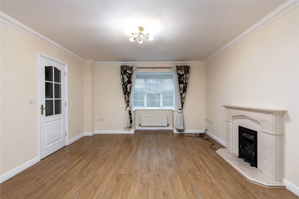 Property photo 3 of 22 Picture No. 20