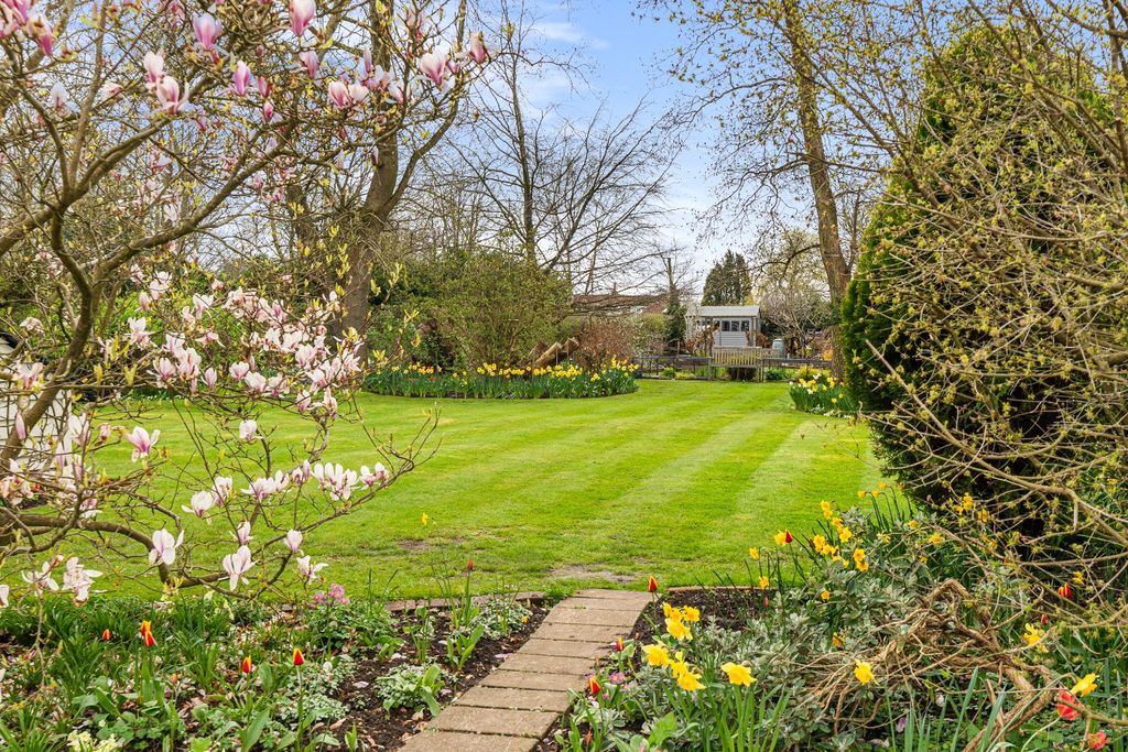 Property photo 3 of 35 3972245