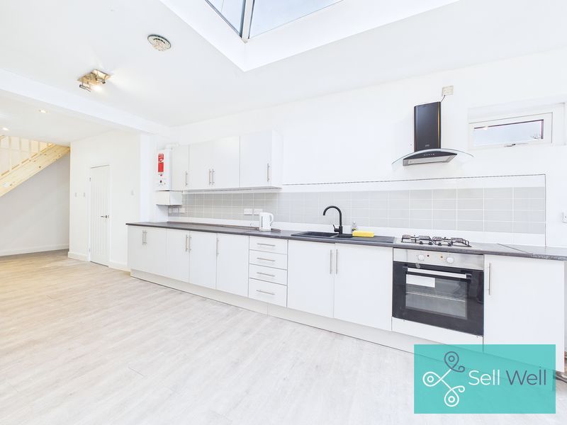 Property photo 3 of 22 Kitchen/Diner