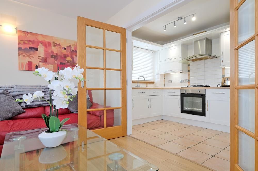 Property photo 3 of 11 Lounge/Kitchen