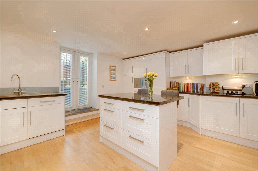 Property photo 2 of 14 Kitchen