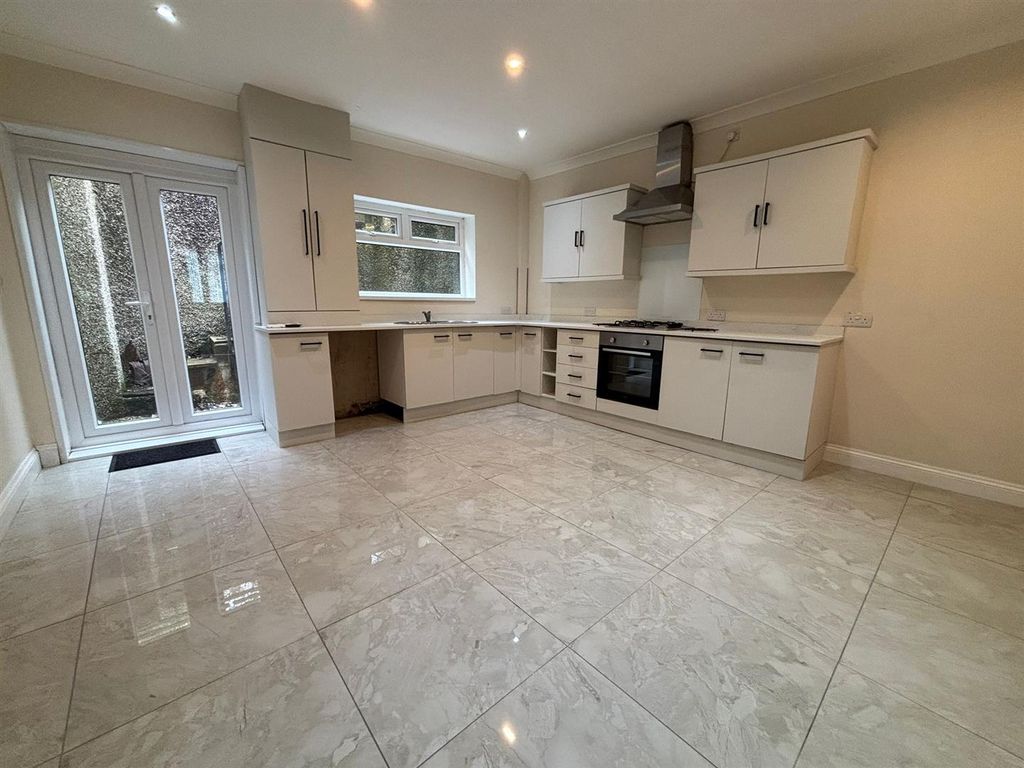 Property photo 1 of 24 34 Balaclava Road (15).Jpeg