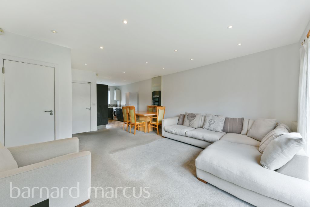 Property photo 2 of 8 Image