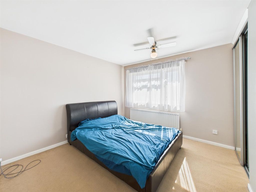 Property photo 3 of 10 Cam03975G0-Pr0097-Still012.Jpg