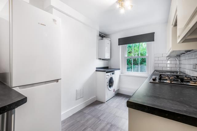 Property photo 3 of 10 Kitchen