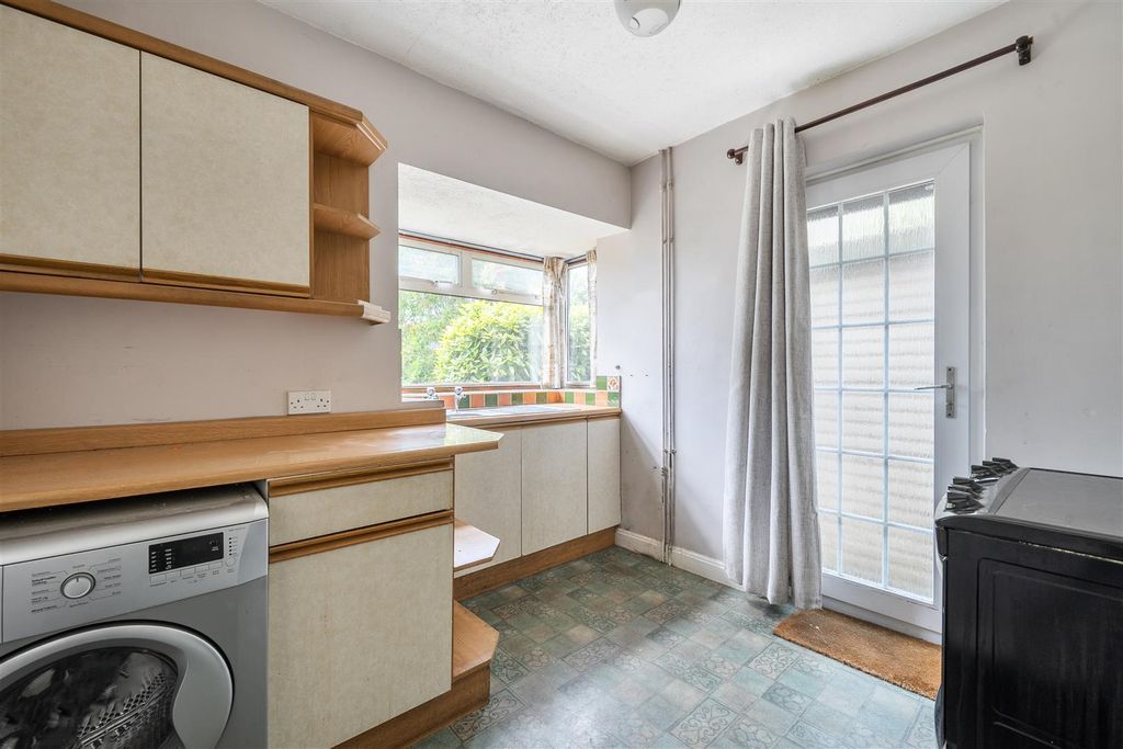 Property photo 3 of 20 1462747-13-6A0Ae9A82106c.Jpg