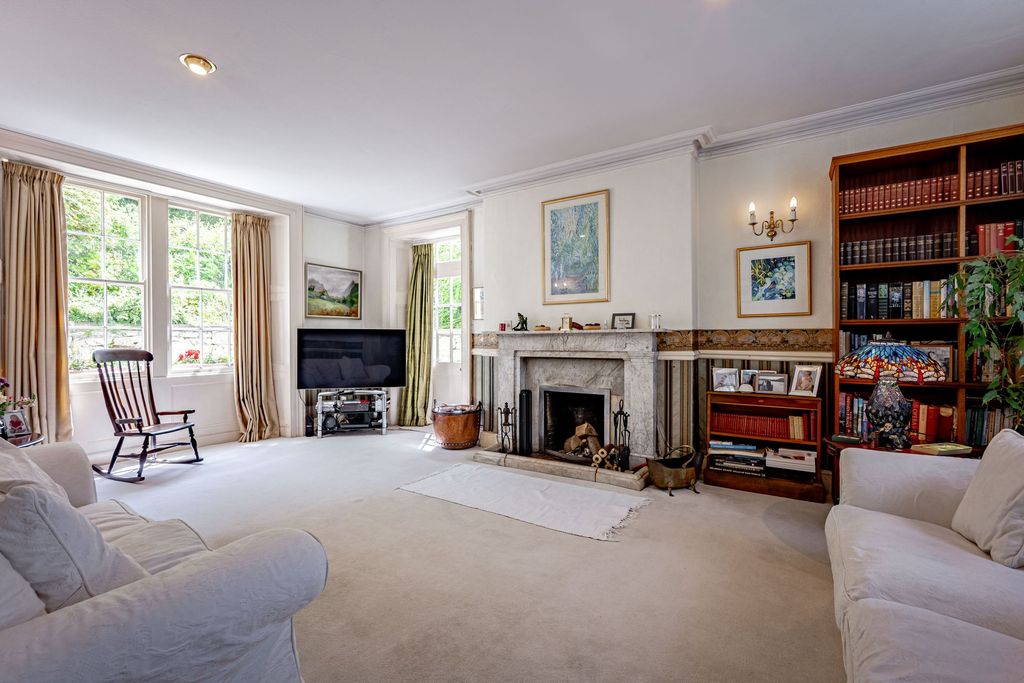 Property photo 2 of 51