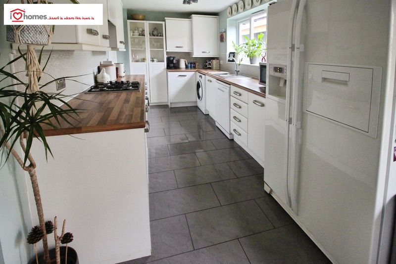 Property photo 2 of 17 Photo 3