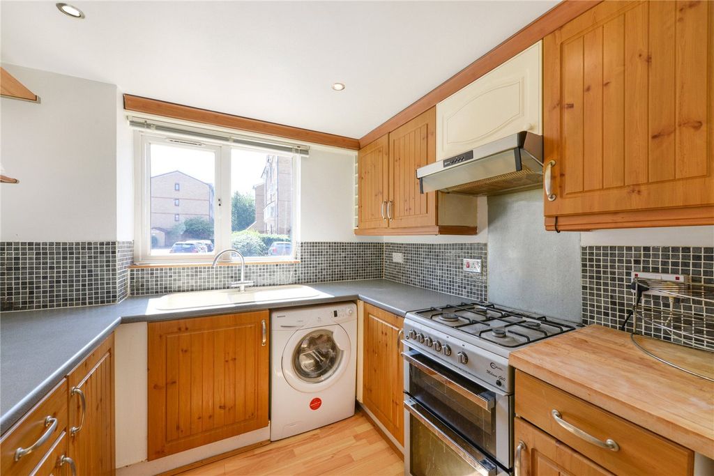 Property photo 3 of 7 Picture No. 16