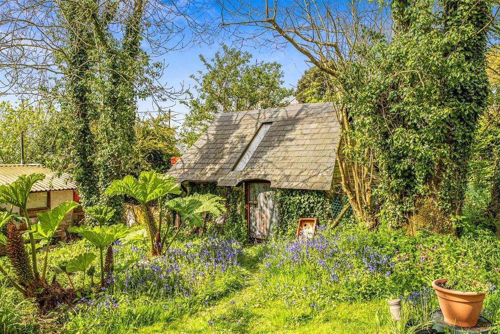 Property photo 3 of 45