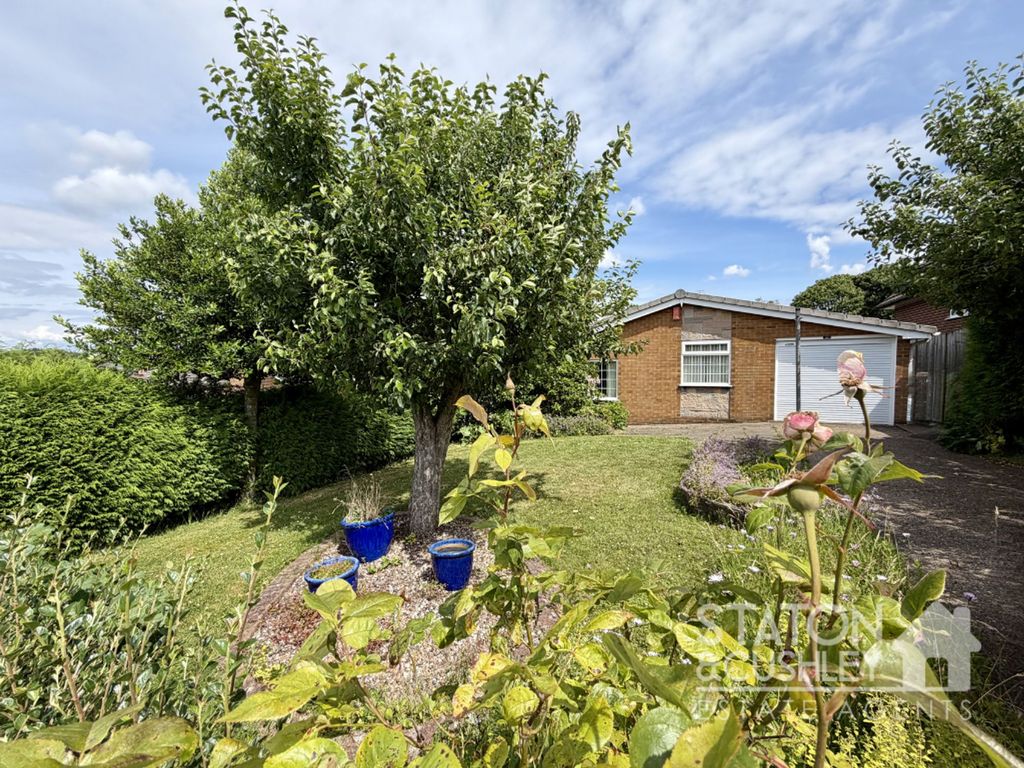 Property photo 1 of 32