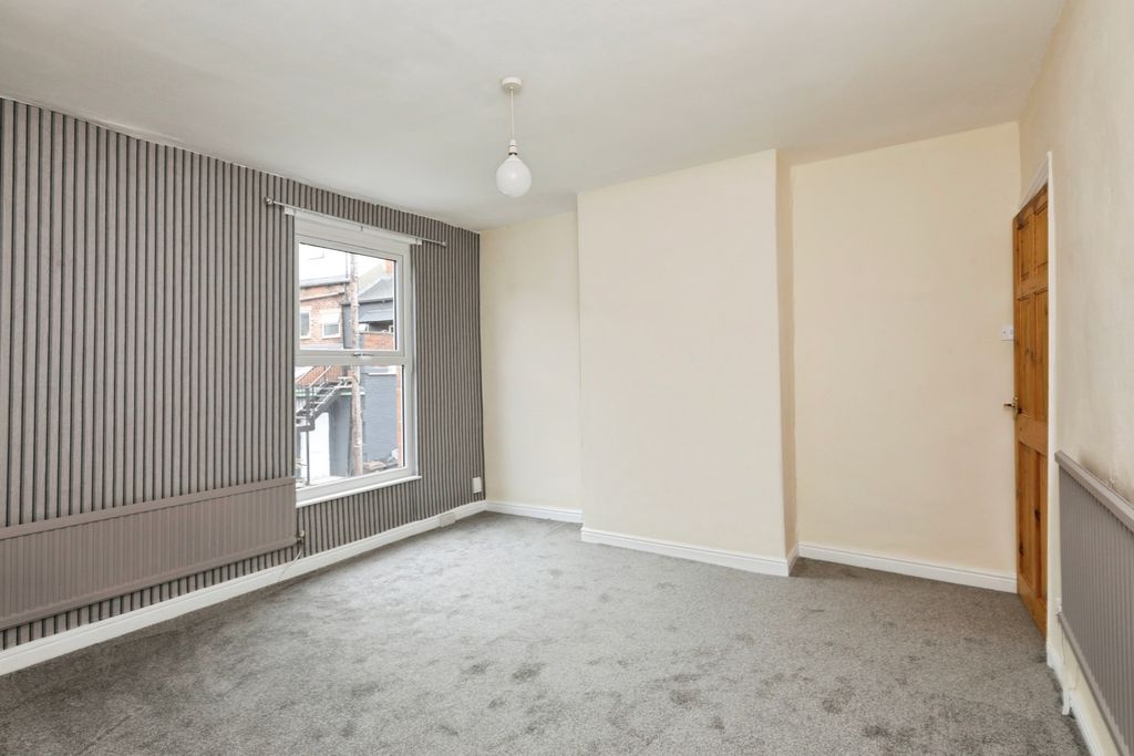 Property photo 3 of 17 Photo