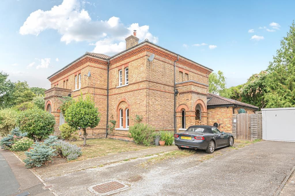 Property photo 1 of 21 External