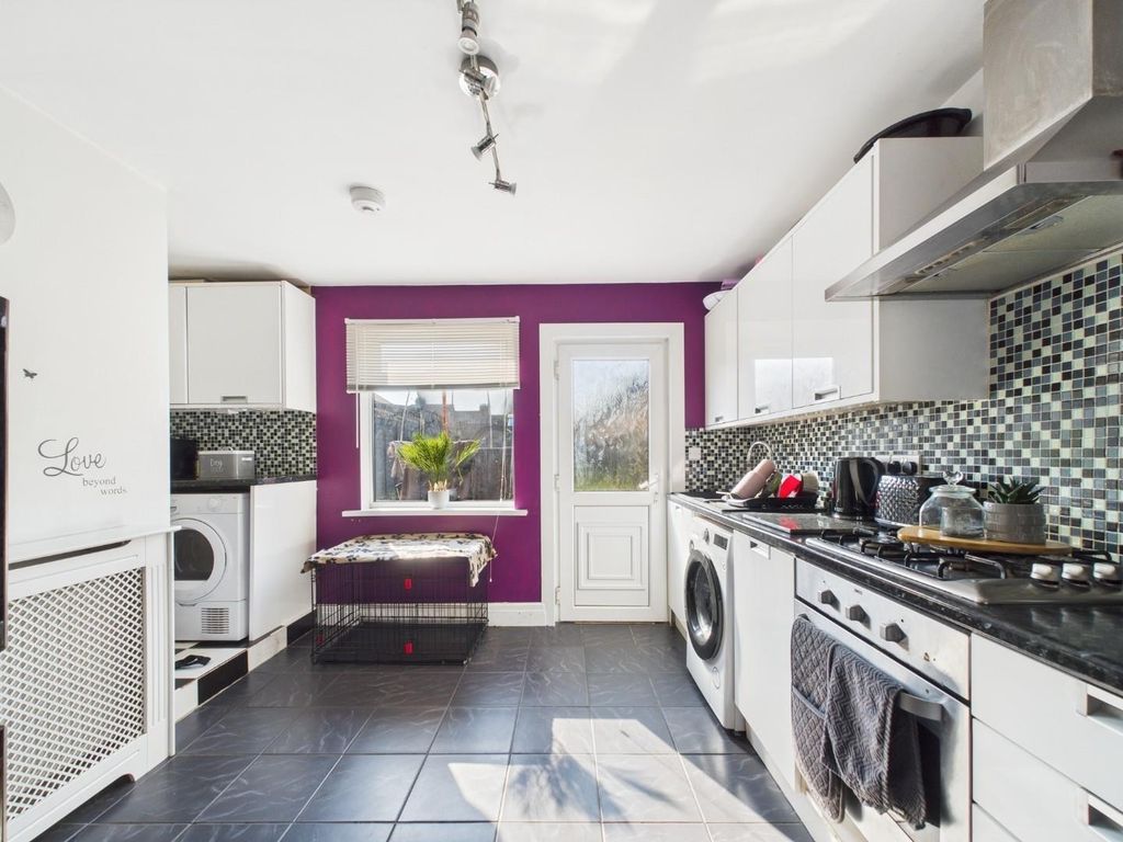 Property photo 1 of 13 Kitchen