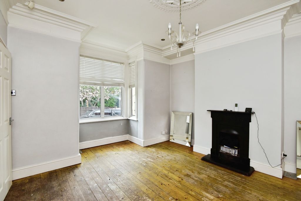 Property photo 2 of 16