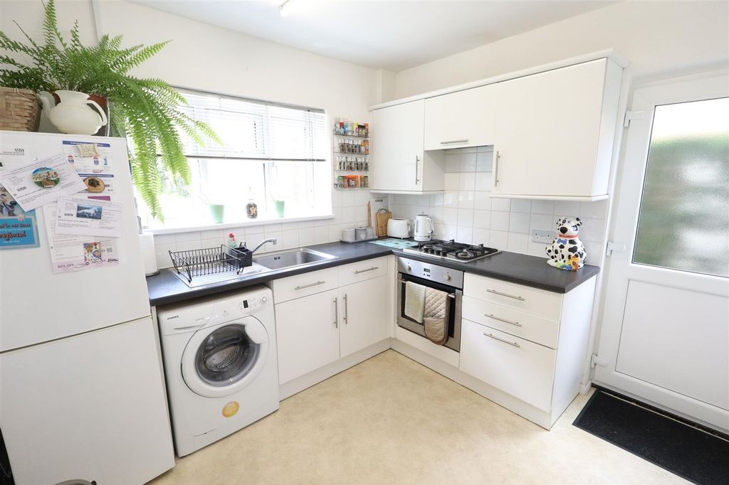 Property photo 2 of 12 Kitchen