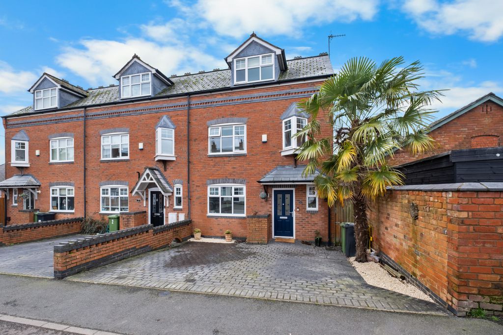 Property photo 1 of 19 Front