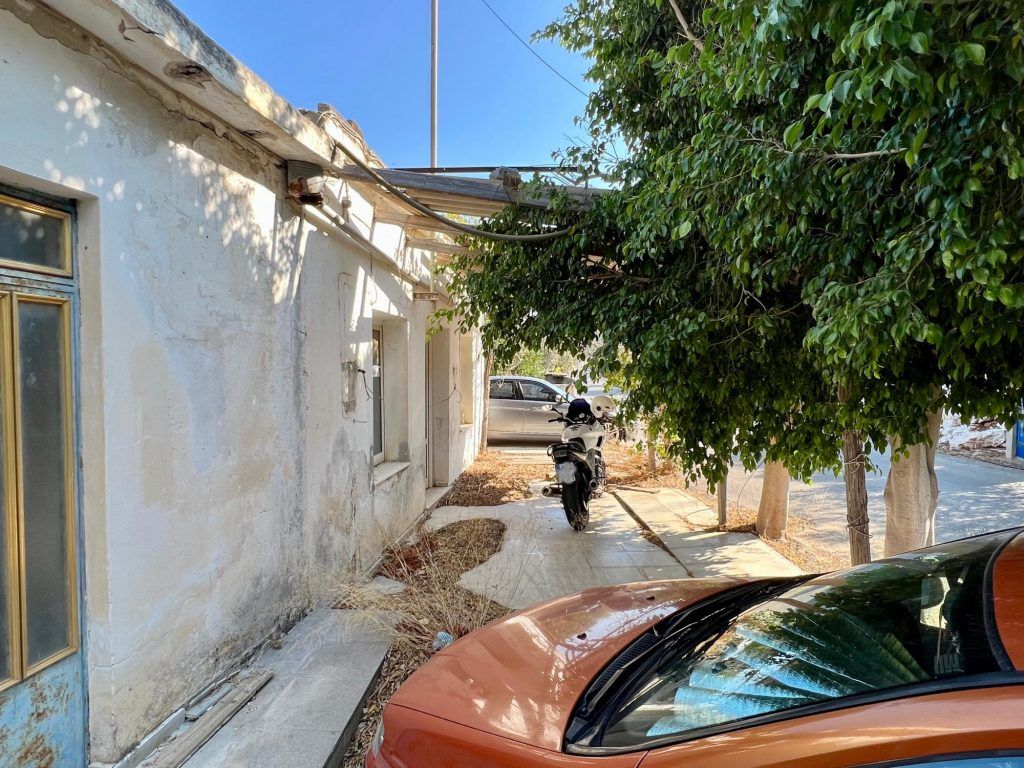 Property photo 2 of 18