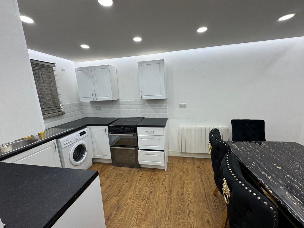 Property photo 2 of 9 Picture 2