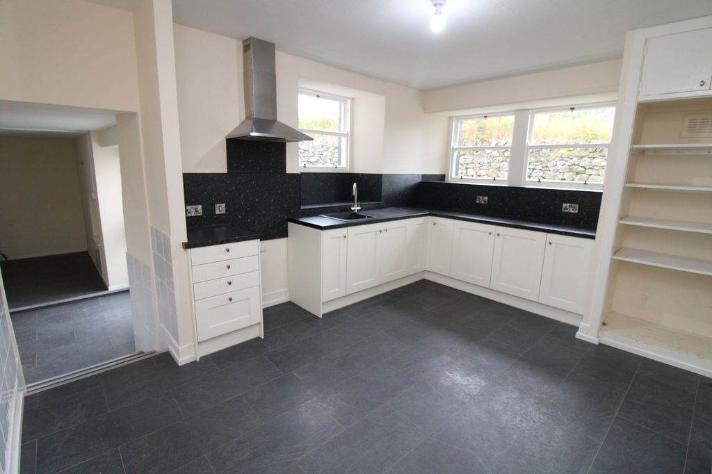 Property photo 2 of 20 Kitchen